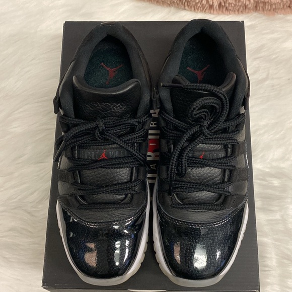 Jordan 11 Retro Low 72-10 6.5Y - Picture 5 of 10